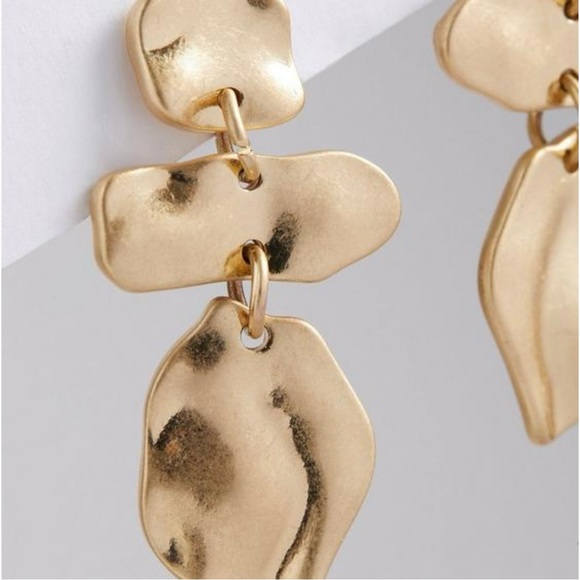 Torrid Hammered Metal Earring | Gold - Picture 2 of 4